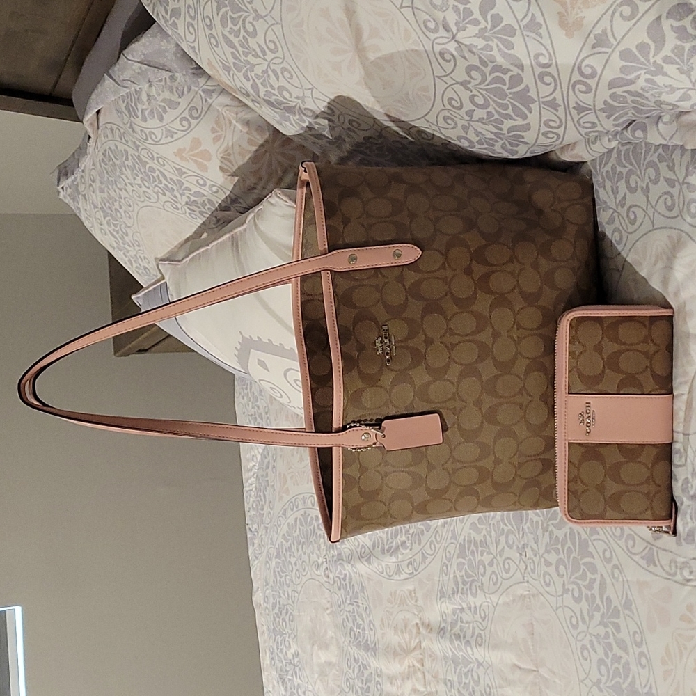 Coach tote and wallet